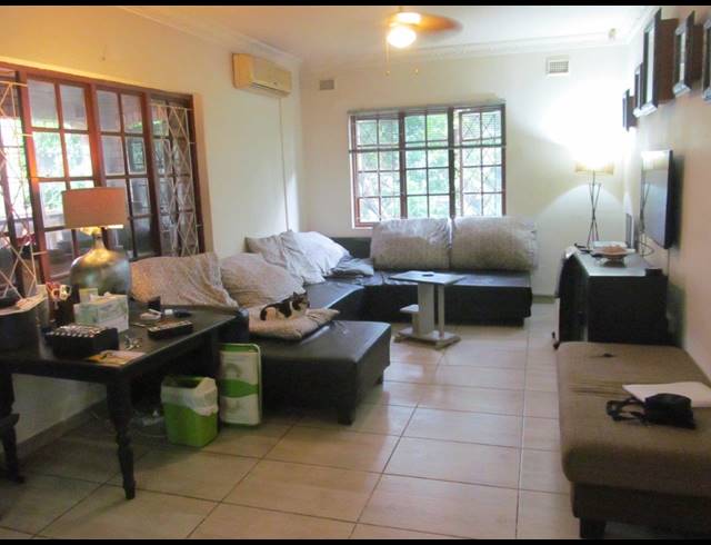 6 BEDROOM HOUSE FOR SALE IN SEA VIEW